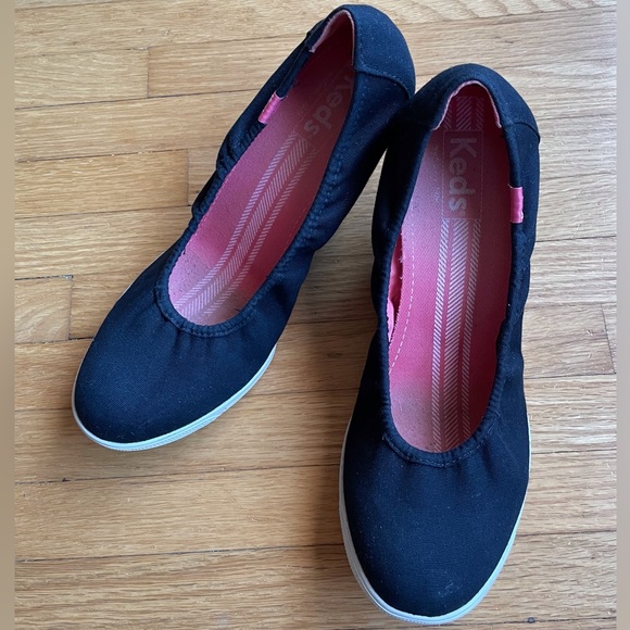 Keds Black Canvas Polka dot Wedge Heel.  Size 8.5. Great condition - Picture 4 of 10